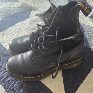 Doc Marten 1460 Womens Boots Smooth Leather